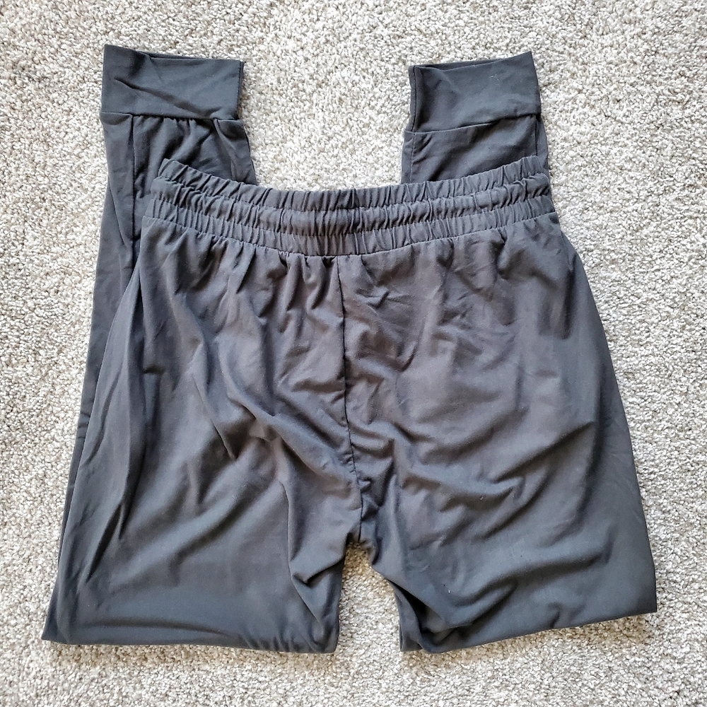 Super soft gray joggers, medium